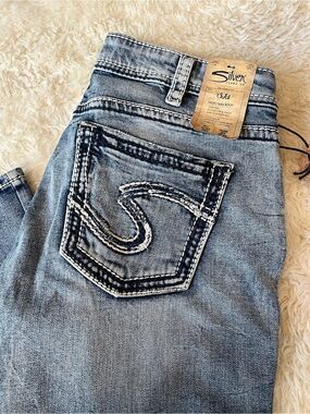 NWT Silver jeans Suki High Baby Boot Size 32